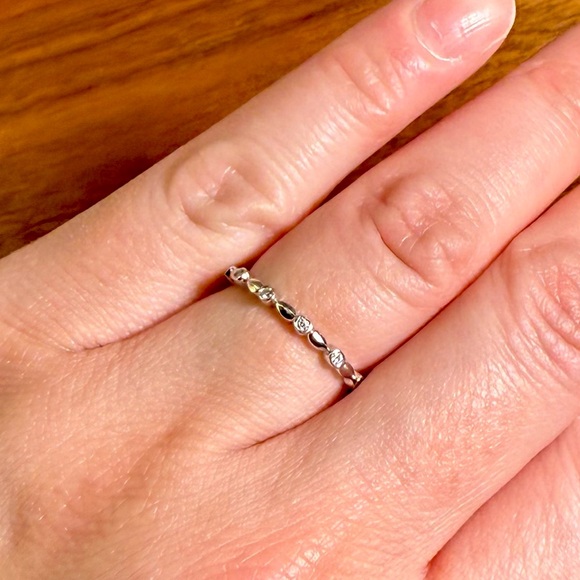 Charles and Colvard Whisper 14k White Gold Moissanite Ring US 6 - Picture 1 of 8